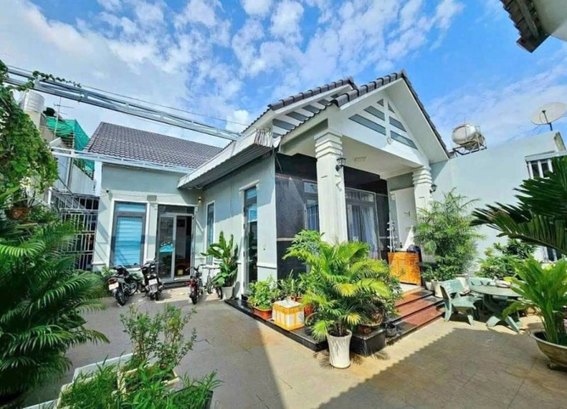 CẦN BÁN GẤP CĂN NHÀ CẤP 4 HƯNG NHƠN, BÌNH CHÁNH, MÁI THÁI MẶT TIỀN ĐƯỜNG OTO