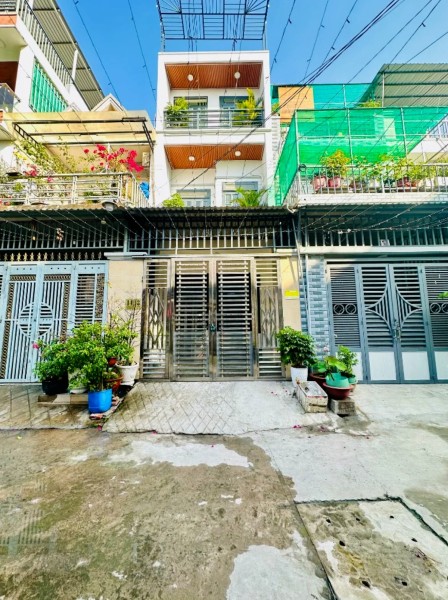 Cần bán nhà Thạnh Lộc 57, Quận 12, nhà 3 lầu đường 7m, giá 4,75 tỷ
