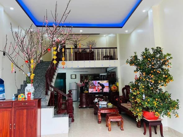 🏡CĂN NHÀ CẤp4 Gác Lửng Cây xăng B4  NAM CƯỜNG 2TỶ690TR