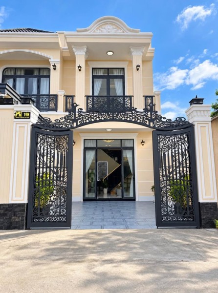 🇻🇳🇻🇳🇻🇳Căn nhà lầu đúc 19 Nguyễn Văn Linh