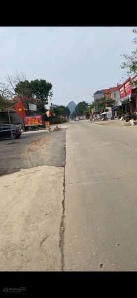 Chính chủ bán lô đất 104m2 sẵn sổ gần khu công nghiệp, mặt tiền 6m chỉ 800 triệu có thương lượng.