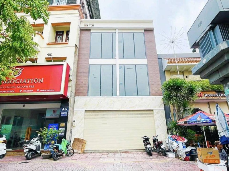 Cho thuê nhà mặt tiền 45 Nguyễn Thái Học, Quận 1, diện tích 8x20m, trệt 2 lầu, giá thuê 190 triệu