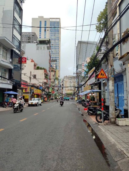 CHO THUÊ NHÀ MẶT TIỀN 89 NGUYỄN VĂN THƯƠNG, BÌNH THẠNH, DT 4X20M 5 LẦU, GIÁ 65TR/THÁNG