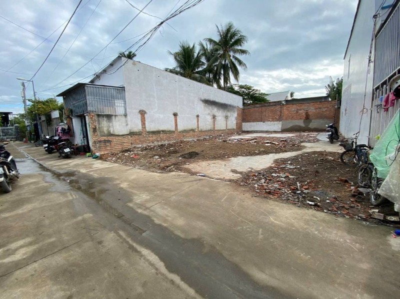 Cho thuê nhà ngõ oto Phương Mai, Đống Đa, dt 50M, 4 tầng, giá 14.5 triệu