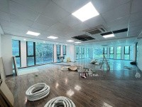 Cho thuê nhà Võ Oanh, P. 25, Q. Bình Thạnh, DT: 8,5x20m, hầm trệt 4 lầu, view kính