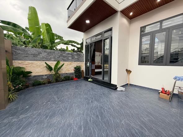 Chủ gửi ( 40) Nhà xây mới hoàn toàn sạch đẹp vào ở luôn .