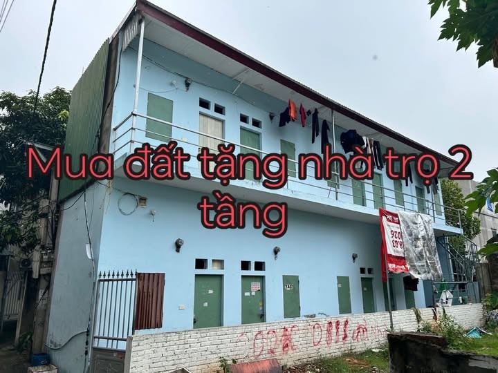 Dãy trọ 2 tầng với 9 phòng khép kín đang khai thác ổn định.