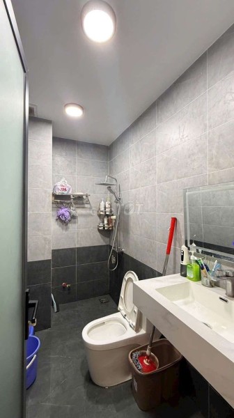ĐƯỜNG B12 KDC HƯNG PHÚ 1 - NHÀ 2 LẦU SÂN THƯỢNG
