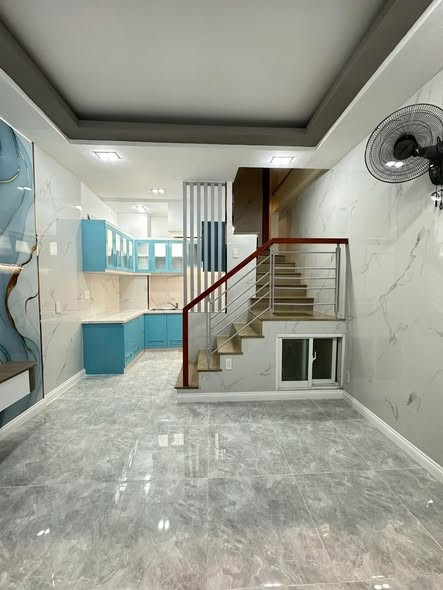 Chính chủ bán nhà trung tâm quận 5 diện tích sử dụng 70 m2 có sân để xe riêng