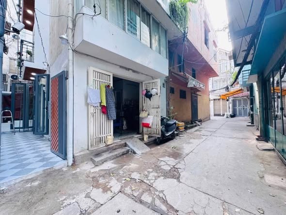 HƠN 1 TỶ SỞ HỮU NHÀ RIÊNG KHU PHAN XÍCH LONG - NHÀ MỚI MINI 3 TẦNG – HẺM Ô TÔ – CÓ SÂN ĐỂ XE
