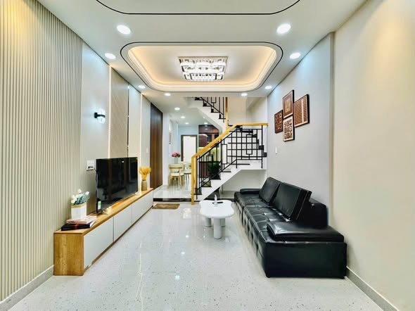 Nhà khu Phan Xích Long, sát Mặt Tiền Cô Giang