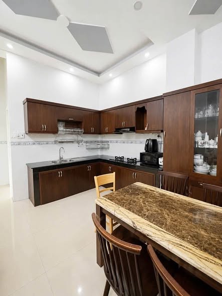 NHÀ 4 tầng CHÍNH CHỦ CẦN B.Á.N GẤP