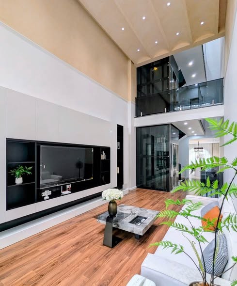 🏠NHÀ MẶT ĐƯỜNG 6 TẦNG THANG MÁY,  PHỐ MIẾU HAI XÃ Quận Lê Chân, Hải Phòng