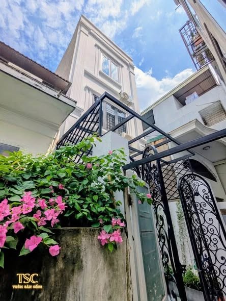 🔥 SIÊU PHẨM 3 TẦNG XÂY MỚI ĐỘC LẬP, SÂN CỔNG RIÊNG TẠI NGUYỄN CÔNG HOÀ - TÔN ĐỨC THẮNG