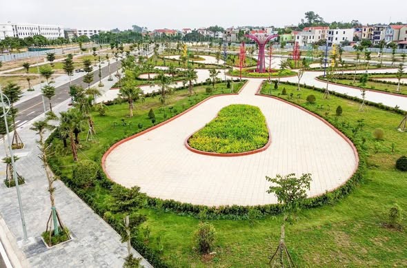 Vị trí trung tâm bám sát QL31 kết nối với đường TL299 và đường Trường Chinh kéo dài. - Ảnh 2