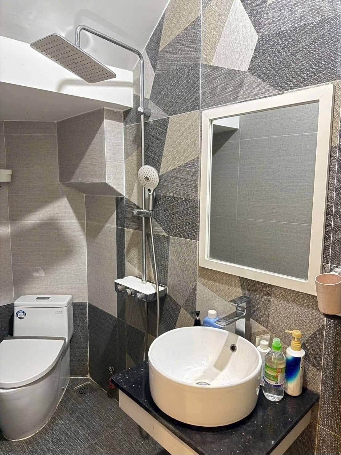 BÁN GẤP NHÀ 1 TRỆT 1 LẦU MẶT TIỀN HOÀNG BÍCH SƠN - KDC HÙNG VƯƠNG, PHAN THIẾT - Ảnh 3