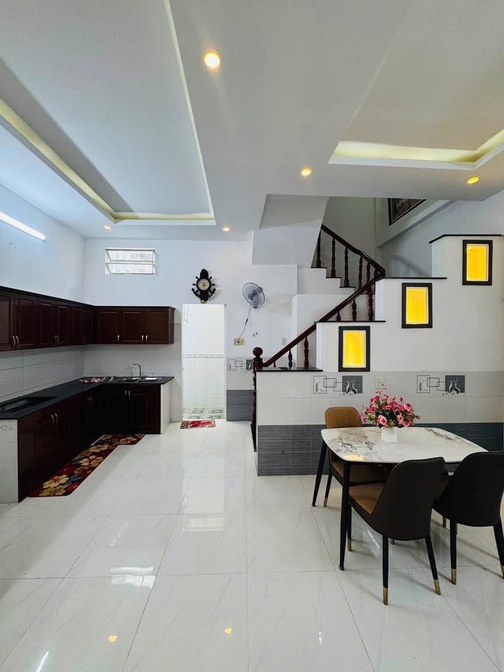 Nhà Trệt Lầu Đúc DT Rộng - Mới Đẹp 3PN - Hẻm 124 Đường Phạm Ngũ Lão Trung Tâm Ninh Kiều Cần Thơ - Ảnh 2