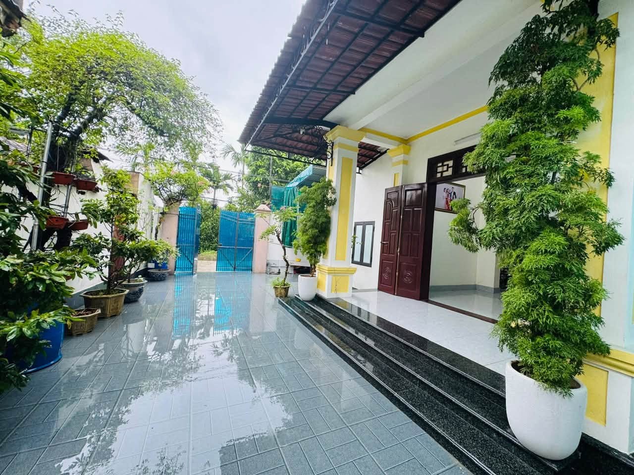 ✅✅Bán căn nhà 2 tầng nằm trên lô đất góc 2 mặt tiền với diện tích đất 200m2