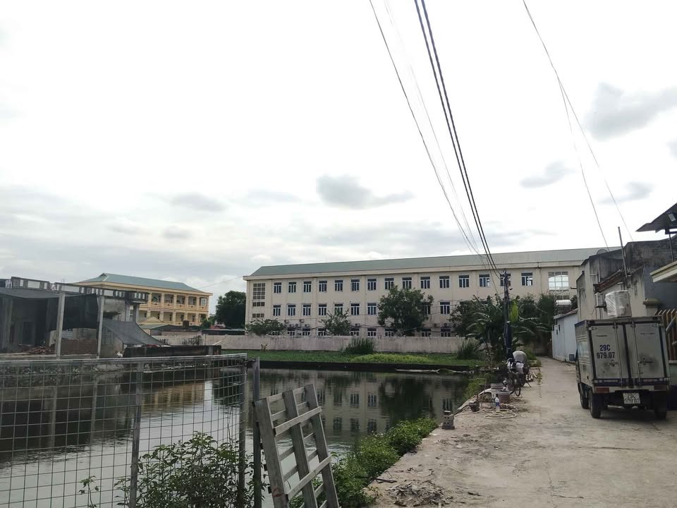 Chỉ hơn 1tỷ Nhà 2tầng đẹp rộng thoáng mát. TT phường Quảng Tâm. - Ảnh 3
