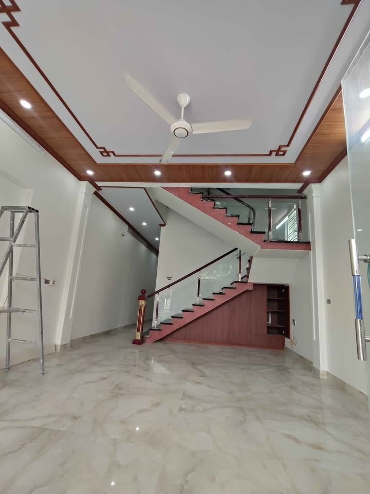 Chỉ hơn 1tỷ Nhà 2tầng đẹp rộng thoáng mát. TT phường Quảng Tâm. - Ảnh 4