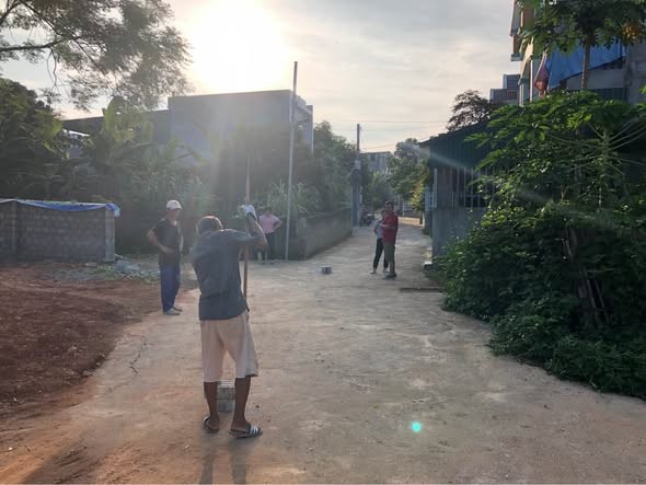 Bán đất TDP 7 An Tường. Vị trí cách đường Lê Đại Hành 100m, sát hồ Trung Việt.