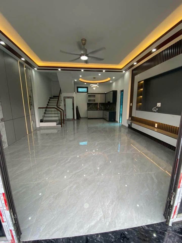 Cao Thắng nhà 3 tầng nhỉnh 6 tỉ, ô tô đỗ ngày đêm, sẵn sàng sang tên - Ảnh 1