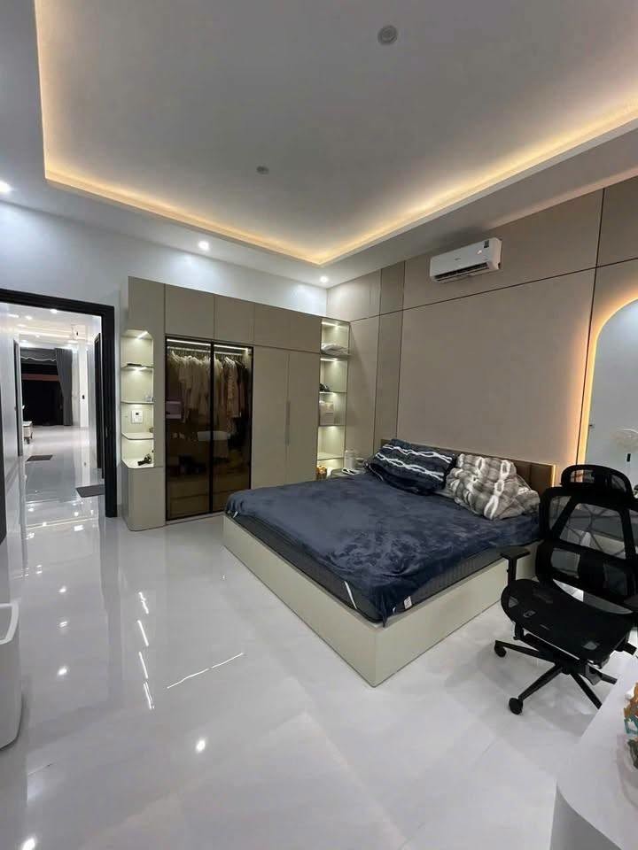 Hơn 1 tỷ / Bán đất & kèm nhà hiện đại mới xây full nội thất cao cấp .