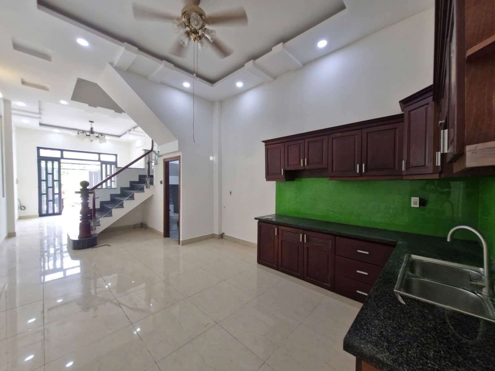 🏡 NHÀ 3 TẦNG – TRƯỜNG LƯU, Q9