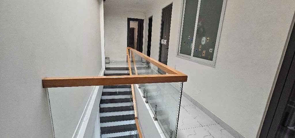 MẶT TIỀN KINH DOANH 2 TẦNG 5X30M - MẶT TIỀN ĐƯỜNG TÂN SƠN - ĐƯỜNG RỘNG 36M CÓ LỀ - ĐỐI DIỆN SÂN GOLF - GẦN SÂN BAY - PHƯỜNG 12 GÒ VẤP. - Ảnh 2