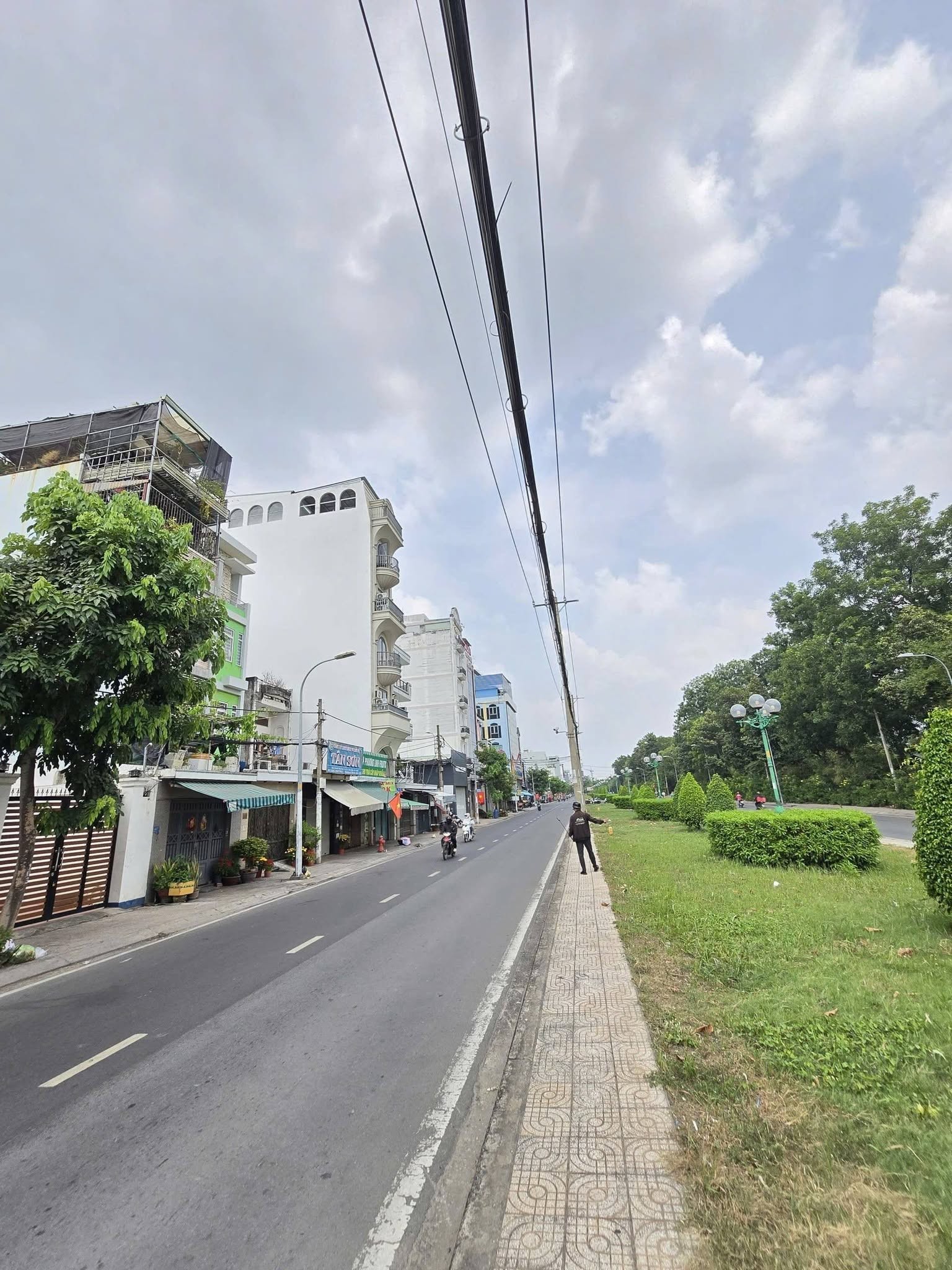 MẶT TIỀN KINH DOANH 2 TẦNG 5X30M - MẶT TIỀN ĐƯỜNG TÂN SƠN - ĐƯỜNG RỘNG 36M CÓ LỀ - ĐỐI DIỆN SÂN GOLF - GẦN SÂN BAY - PHƯỜNG 12 GÒ VẤP. - Ảnh 8