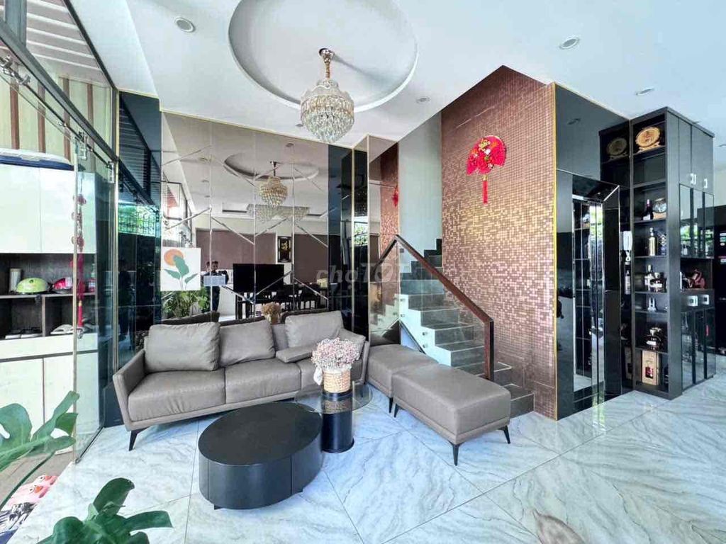 BÁN NHÀ GÓC 2 Mặt Tiền có Thang máy Thủ Đức - Ảnh 1