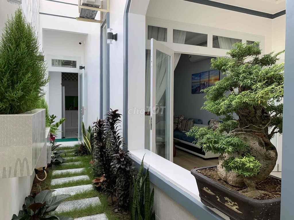 Bán Nhà Chính Chủ. Tiện Nghi đầy đủ full NT, Nhà mới ô tô đỗ trong sân