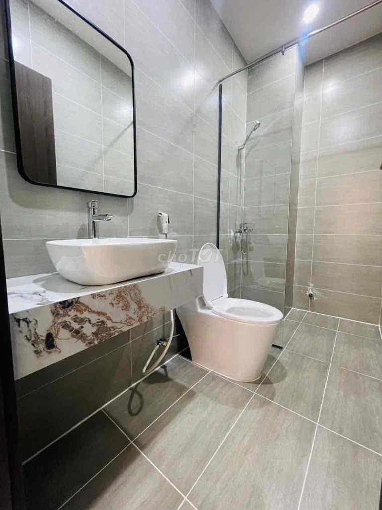Nhà phường Bửu Hoà - 1 trệt 2 lầu có sân đậu xe hơi