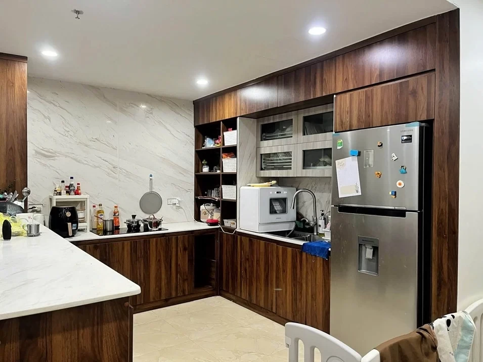 Bán chung cư 21 lê văn lương, golden palm. 3pn tầng cao view thoáng 130m2 12tỷ8