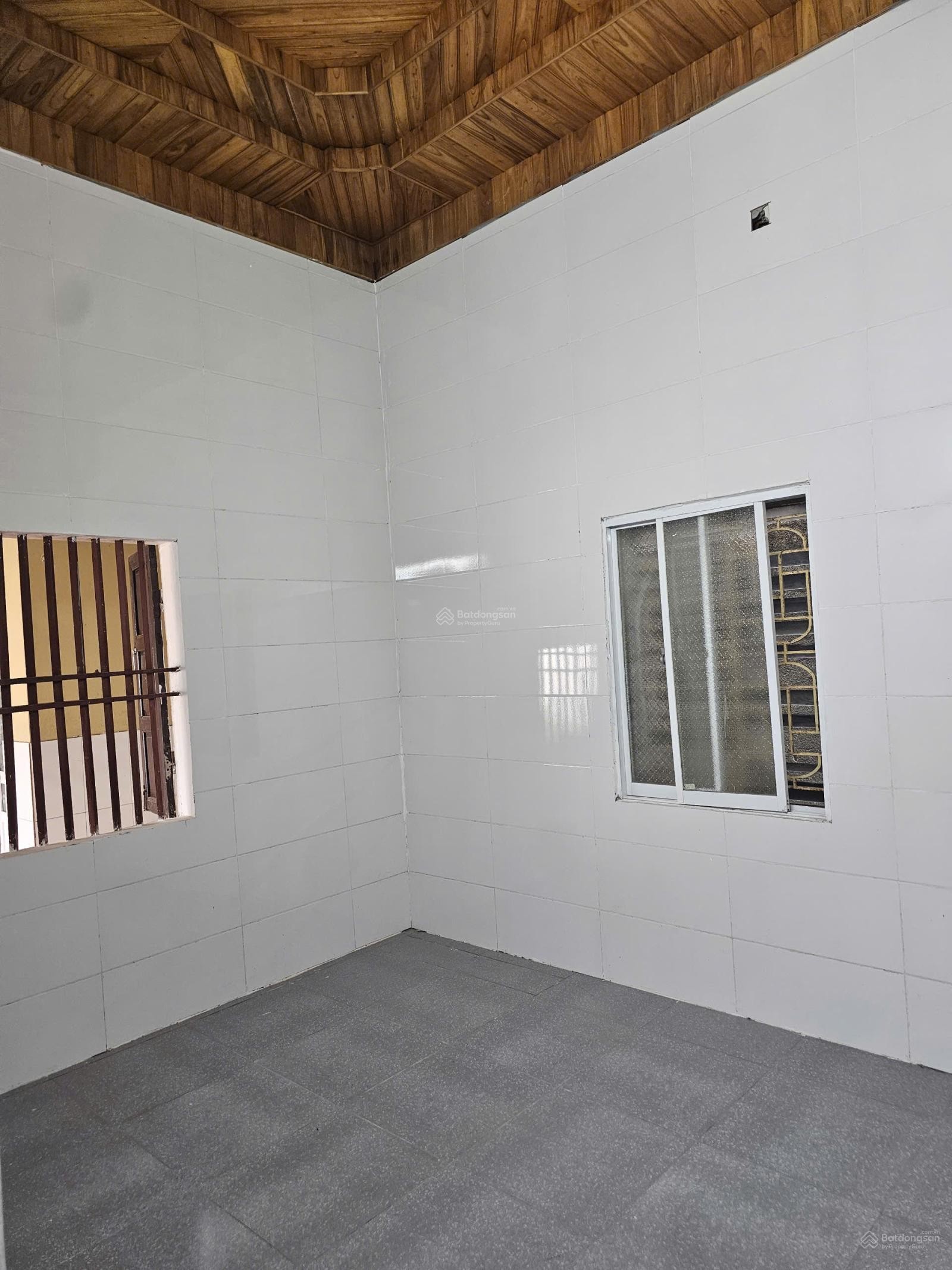 Bán nhà 1 tầng TP Vinh 166,3m2 - 5,6 tỷ MT 8,23m - đường 7m ô tô đỗ cửa