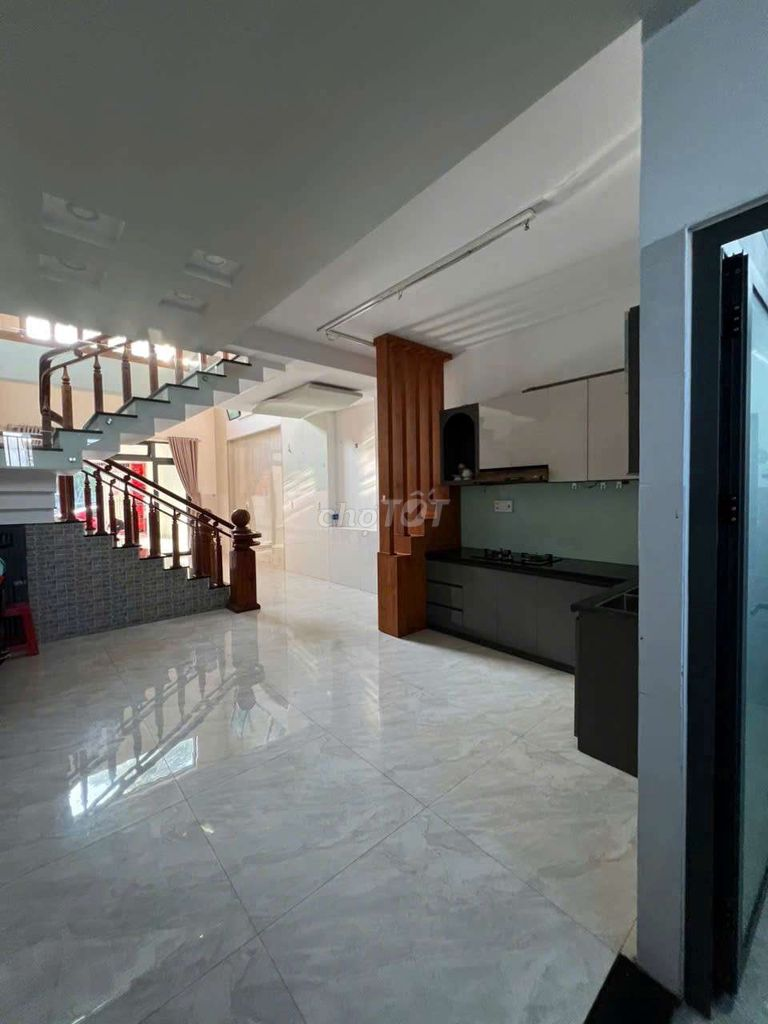 Bán nhà mặt tiền kinh doanh Nguyễn Chí Thanh đối diện EcoCity, 127m², 4 phòng ngủ - Ảnh 4