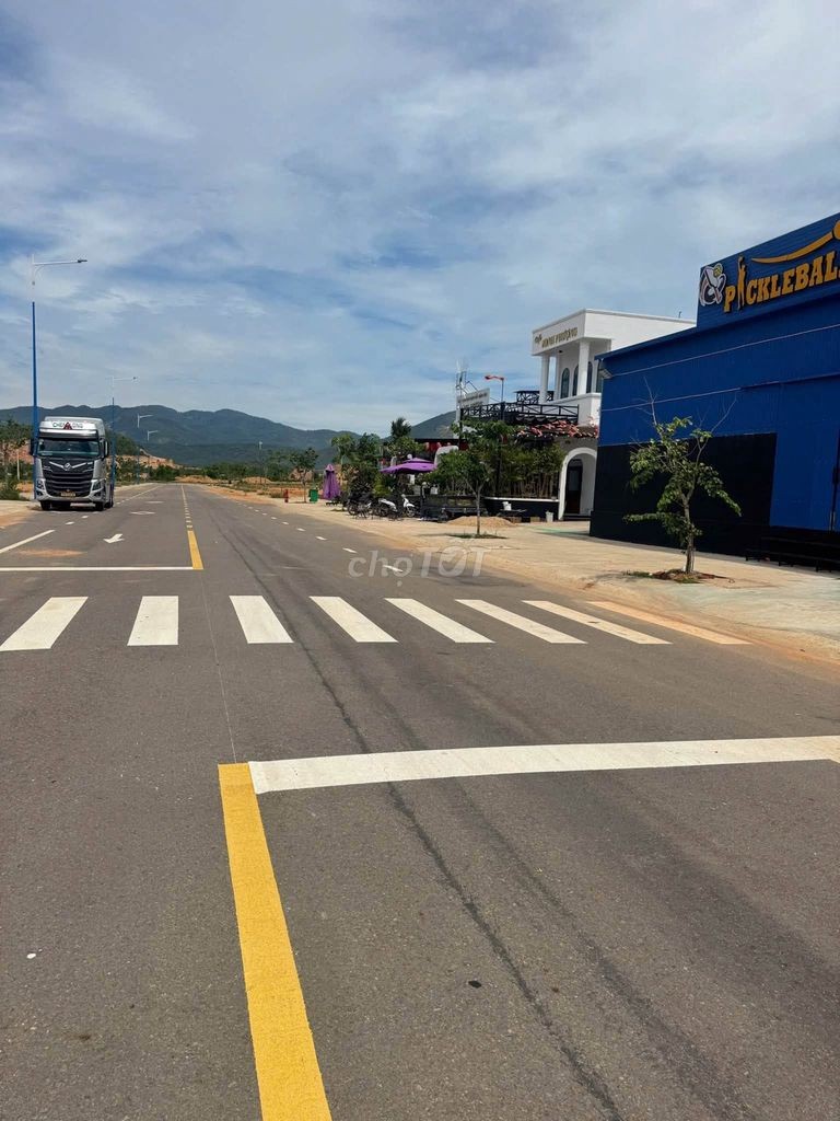 Đất nền khu công nghiệp VSIP Bình Định 680tr, sổ hồng riêng