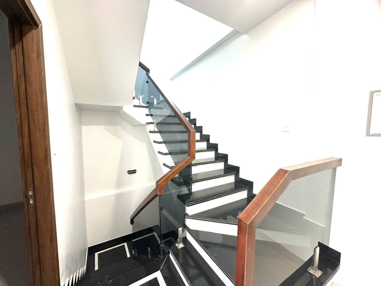 Bán Nhà riêng 46m2 có sẵn 46 m2 thổ cư giá 4.5 tỷ tại Đường Lê Hồng Phong Phường Phạm Ngũ Lão Thành phố Hải Dương Hải Dương - Ảnh 2