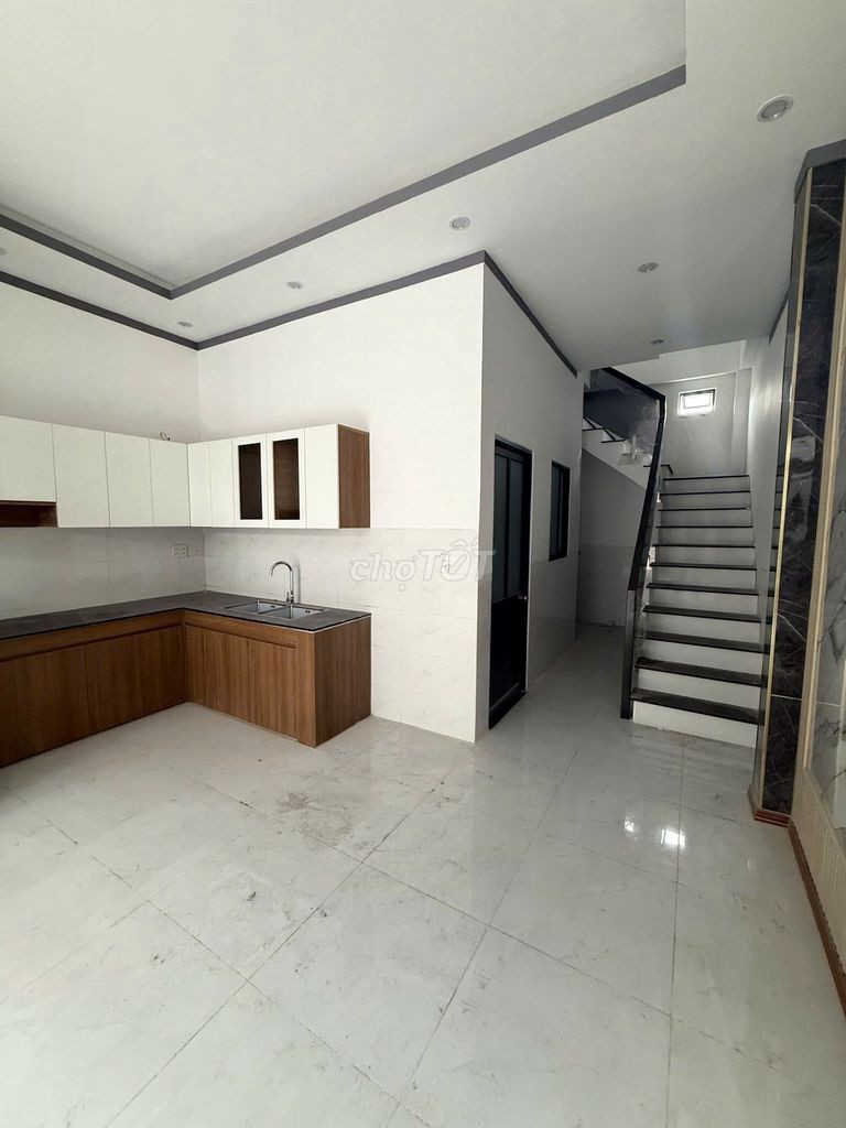 Nhà lầu cách ĐỒNG KHỞI chỉ 500m ,sổ riêng mà giá chưa tới 2 tỷ - Ảnh 1
