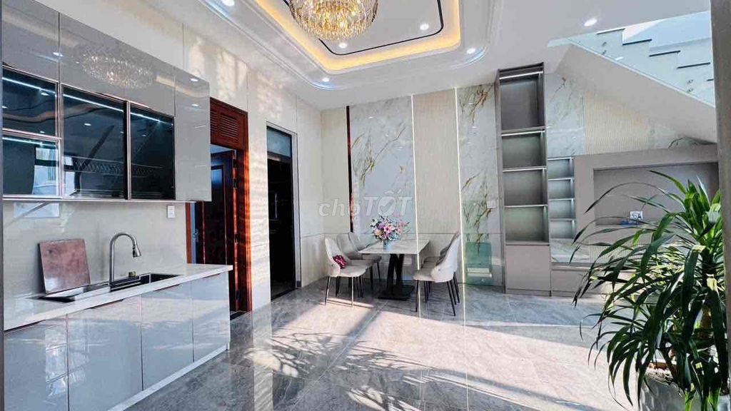 Biệt thự mini sân vườn mới hoàn thiện xong có tặng full nội thất