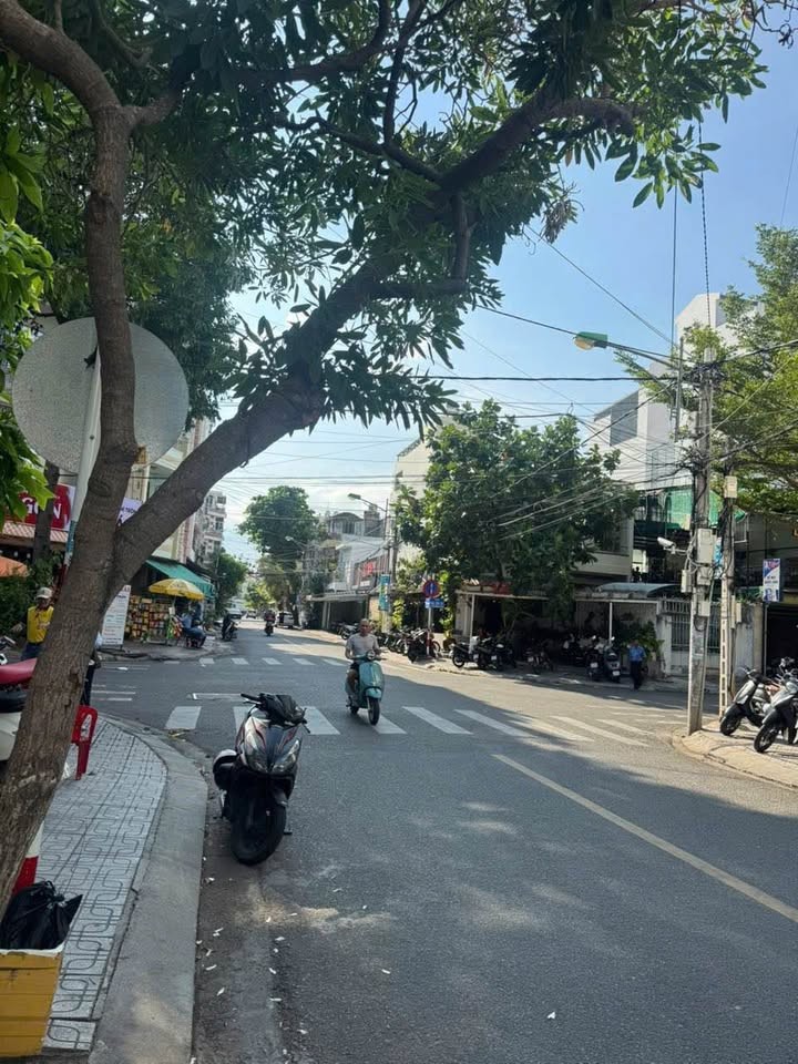 🏠 BÁN NHÀ 3 TẦNG MẶT TIỀN ĐƯỜNG NGUYỄN HỮU HUÂN, TRUNG TÂM TP NHA TRANG, VỊ TRÍ ĐẸP Ở KINH DOANH, DU KHÁCH TÂY TẬP TRUNG ĐÔNG - Ảnh 3