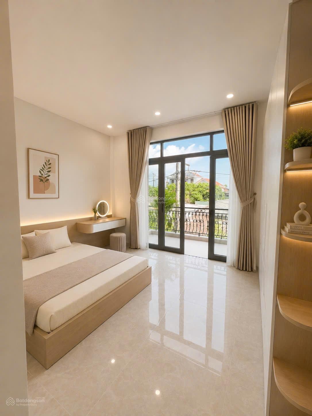 Bán nhà 3 tầng tân cổ điển full nội thất gần Phạm Văn Đồng, TP Huế Giá: 3,85 tỷ