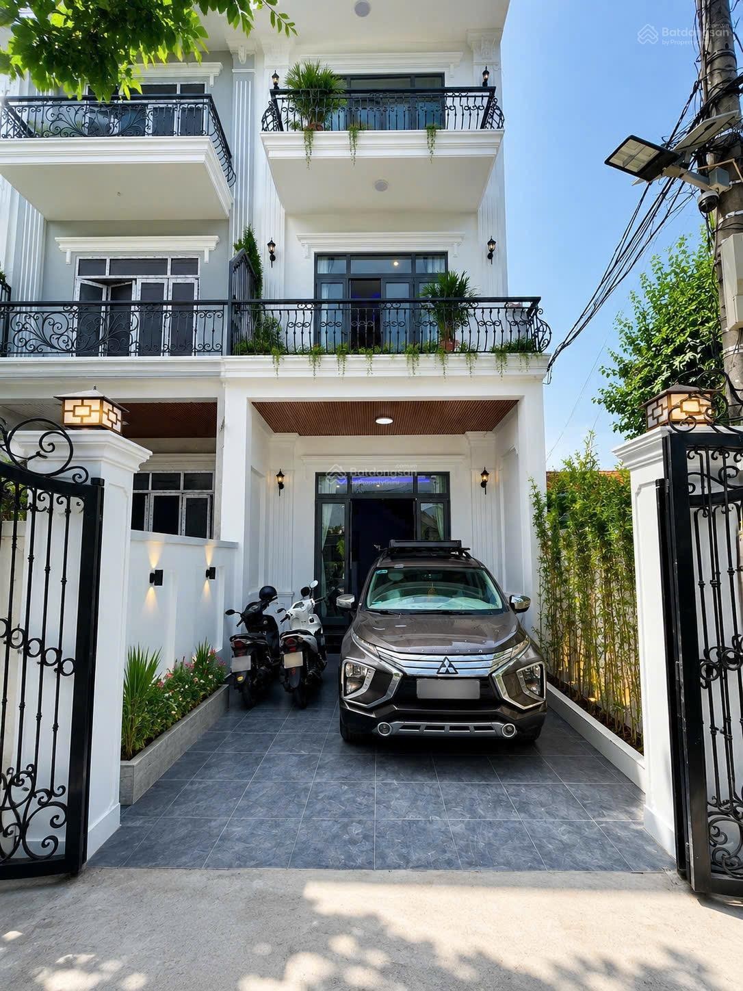 Bán nhà 3 tầng tân cổ điển full nội thất gần Phạm Văn Đồng, TP Huế Giá: 3,85 tỷ - Ảnh 6