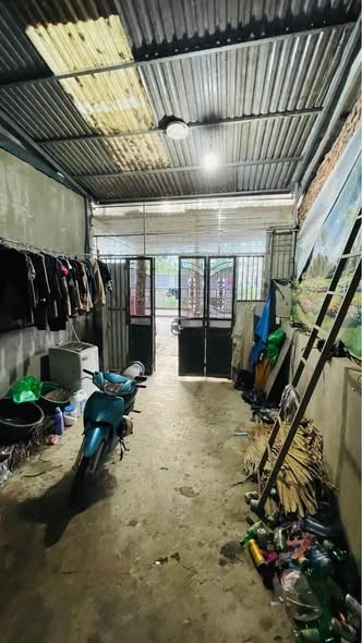 Bán căn nhà c4 mặt kè đối diện Shinning Sơn La - Ảnh 1
