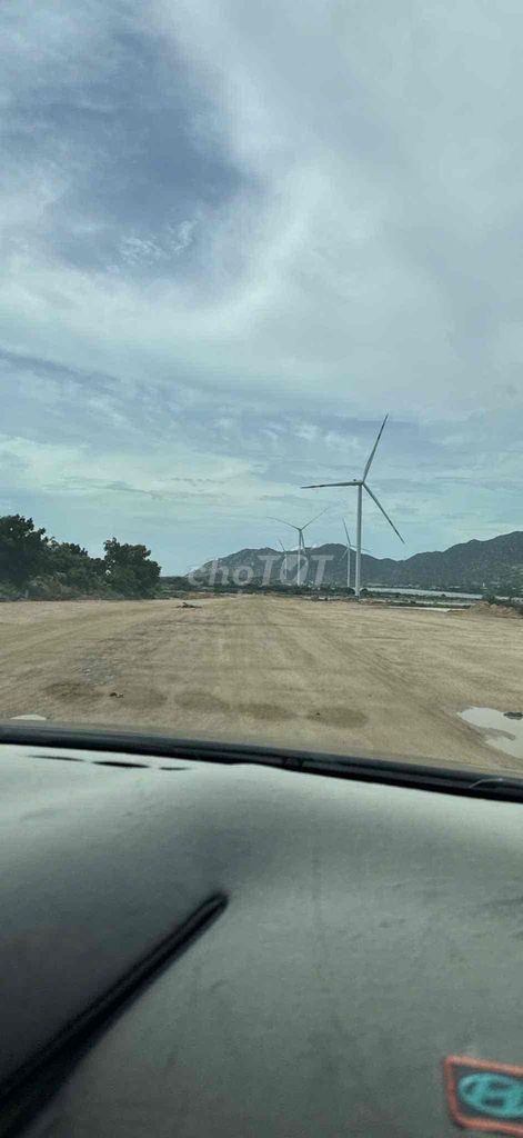 CẦN BÁN GẤP 2 HECTA ĐẤT MẶT TIỀN ĐƯỜNG DẪN TỪ QL1 ra CẢNG CÀ NÁ