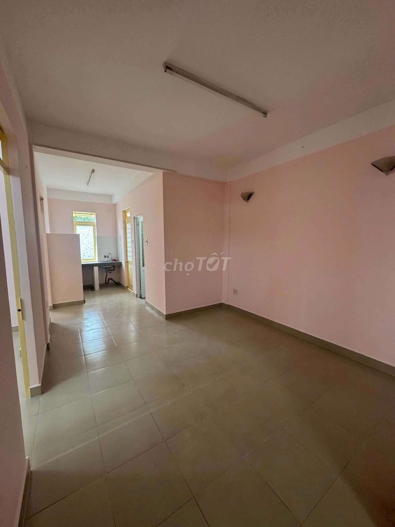 Căn góc tầng 2 chỉ 1 tỷ 820 chung cư Ngô Quyền sổ hồng riêng 2PN