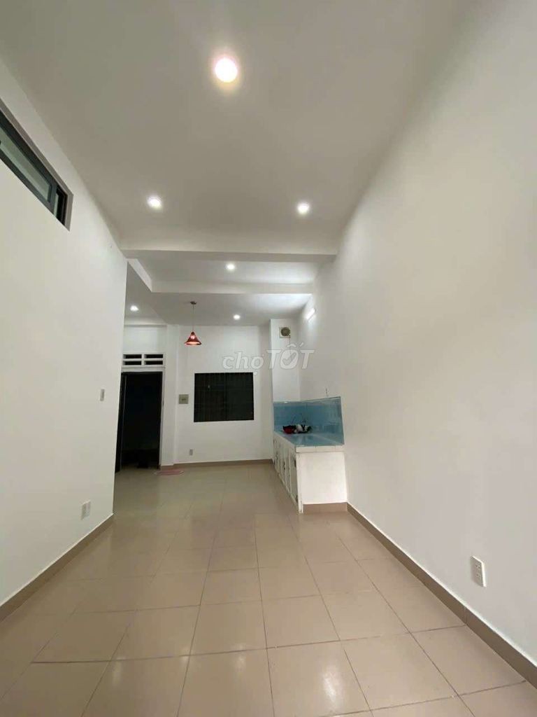 Chung cư có thang máy 2 tỷ 350 sổ đỏ lâu dài Hùng Vương Đà Lạt