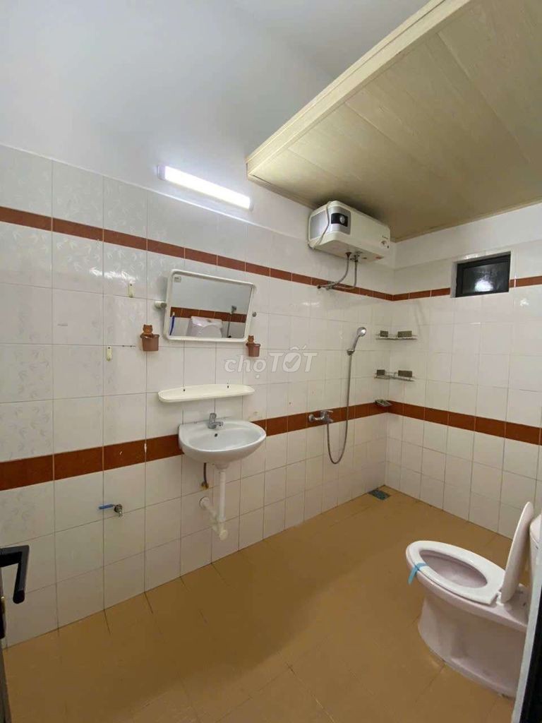 Chung cư có thang máy 2 tỷ 350 sổ đỏ lâu dài Hùng Vương Đà Lạt