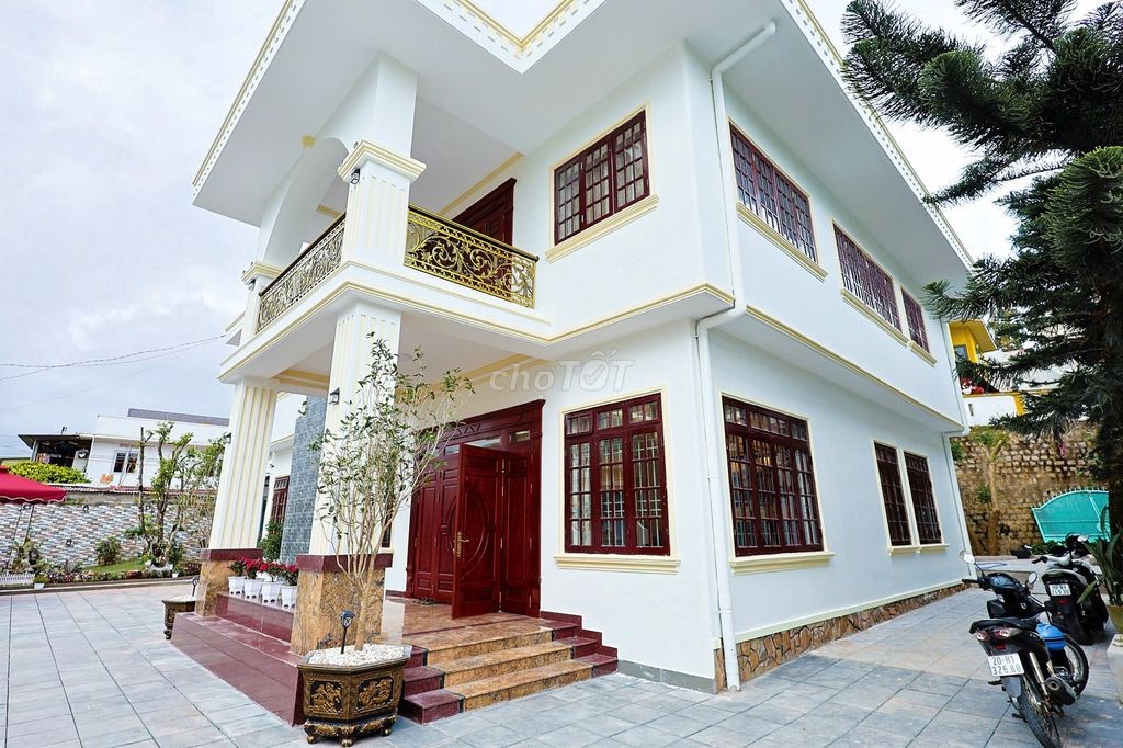 Cần bán gấp biệt thự đường 3 tháng 4 phường Hồ Xuân Hương (P3), Đà Lạt