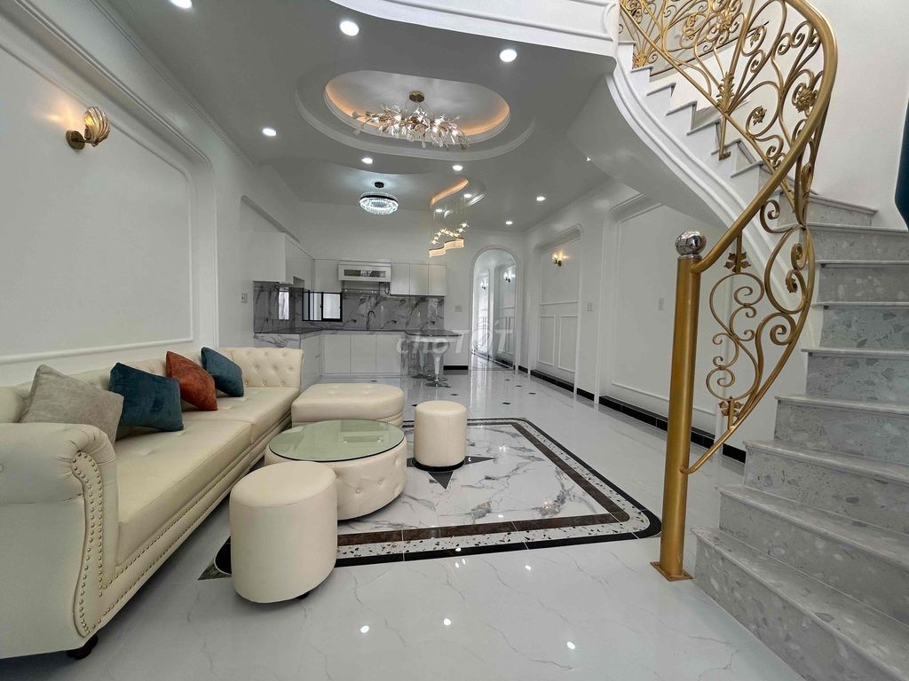 Bán villa lầu hồ boi, mặt tiền Nguyễn Văn Cừ nối dài - Ảnh 1